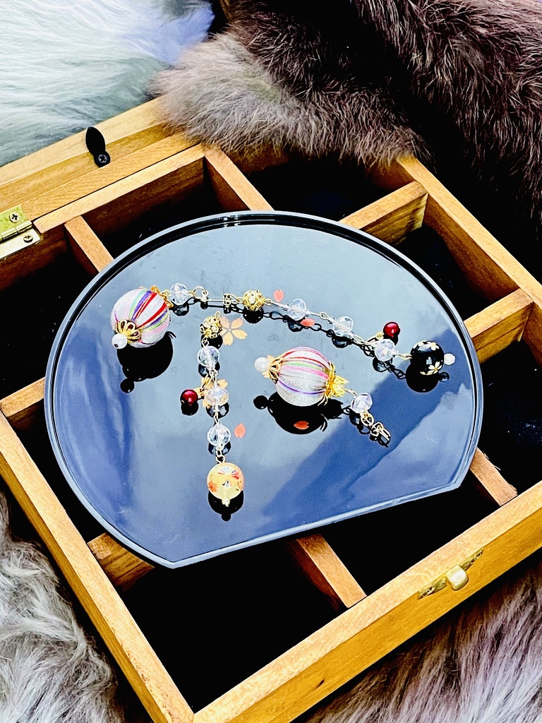 柱組の巻玉ピアス(イヤリング)