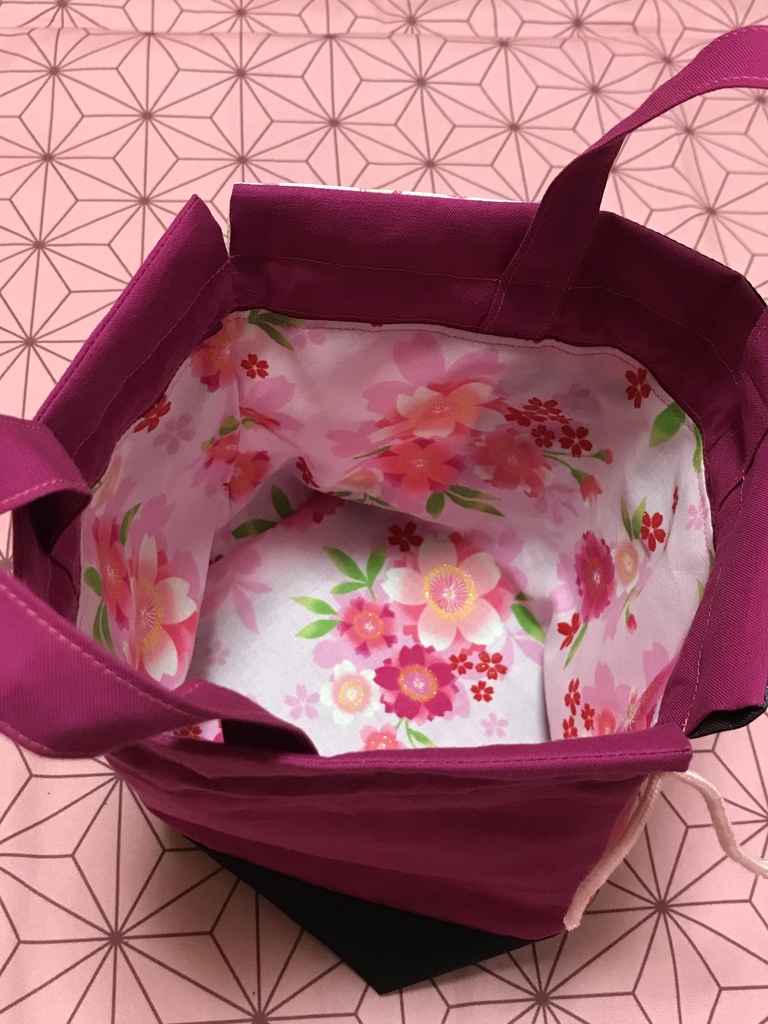 鬼滅の刃巾着袋 栗花落カナヲ