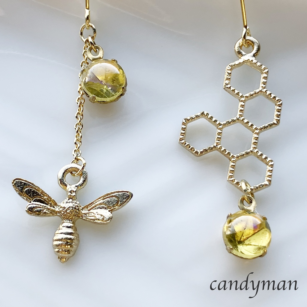 【送料込み】黄色いアシンメトリーなミツバチピアス*ヴィンテージ