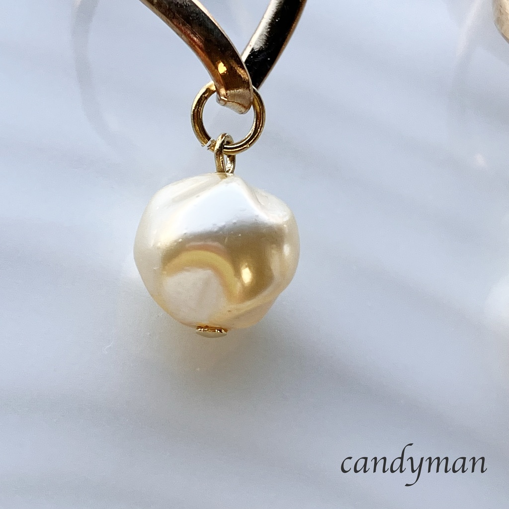 ヴィンテージ*くねくねチャームとパールのピアス