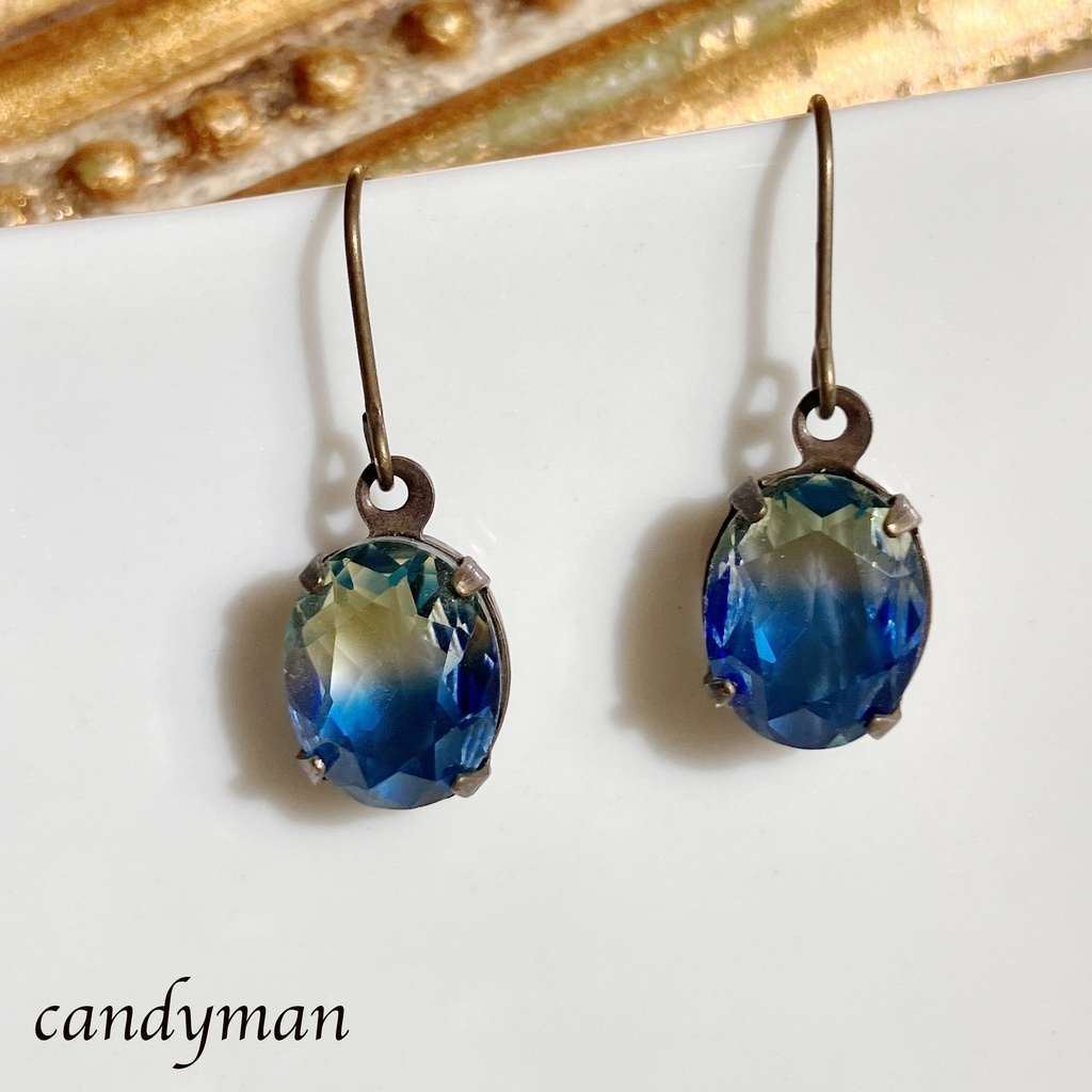 【送料込み】チャイナガラスの青色の1粒シンプルピアス