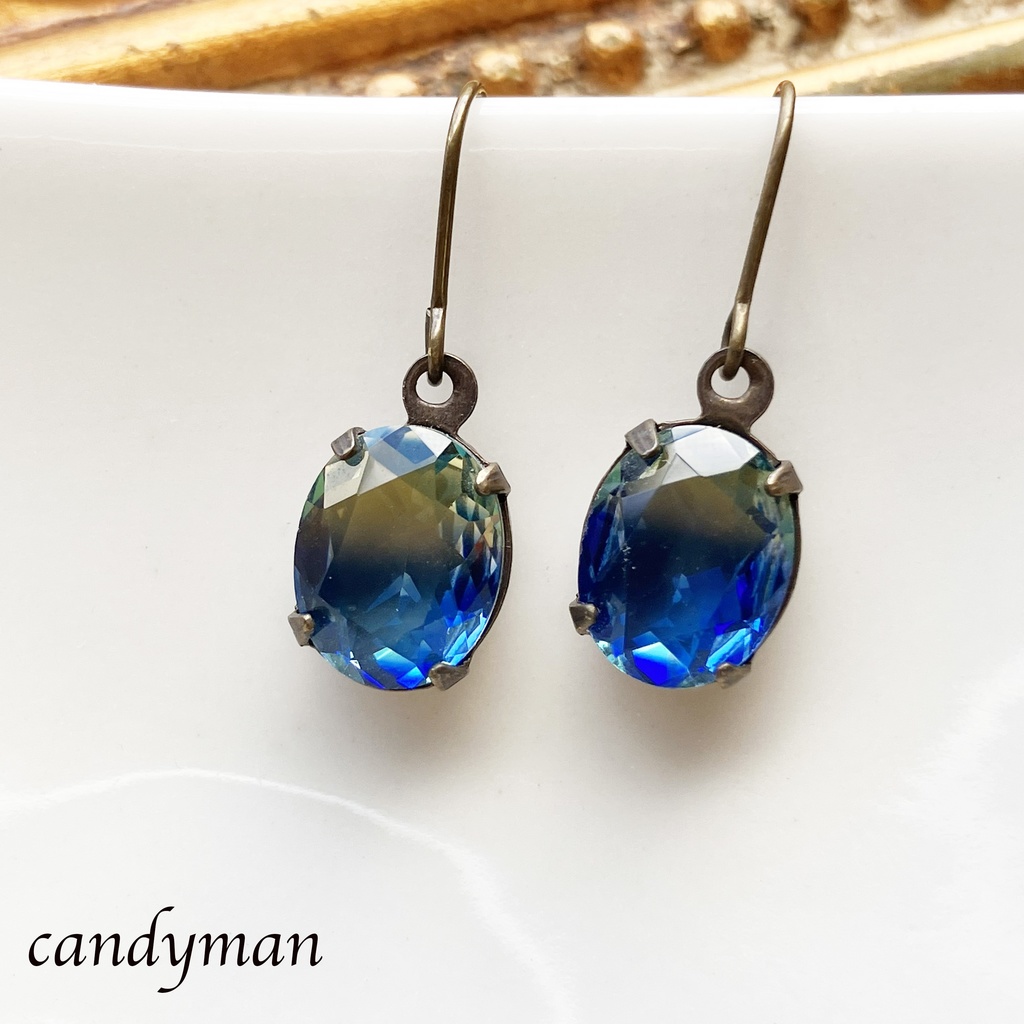 【送料込み】チャイナガラスの青色の1粒シンプルピアス