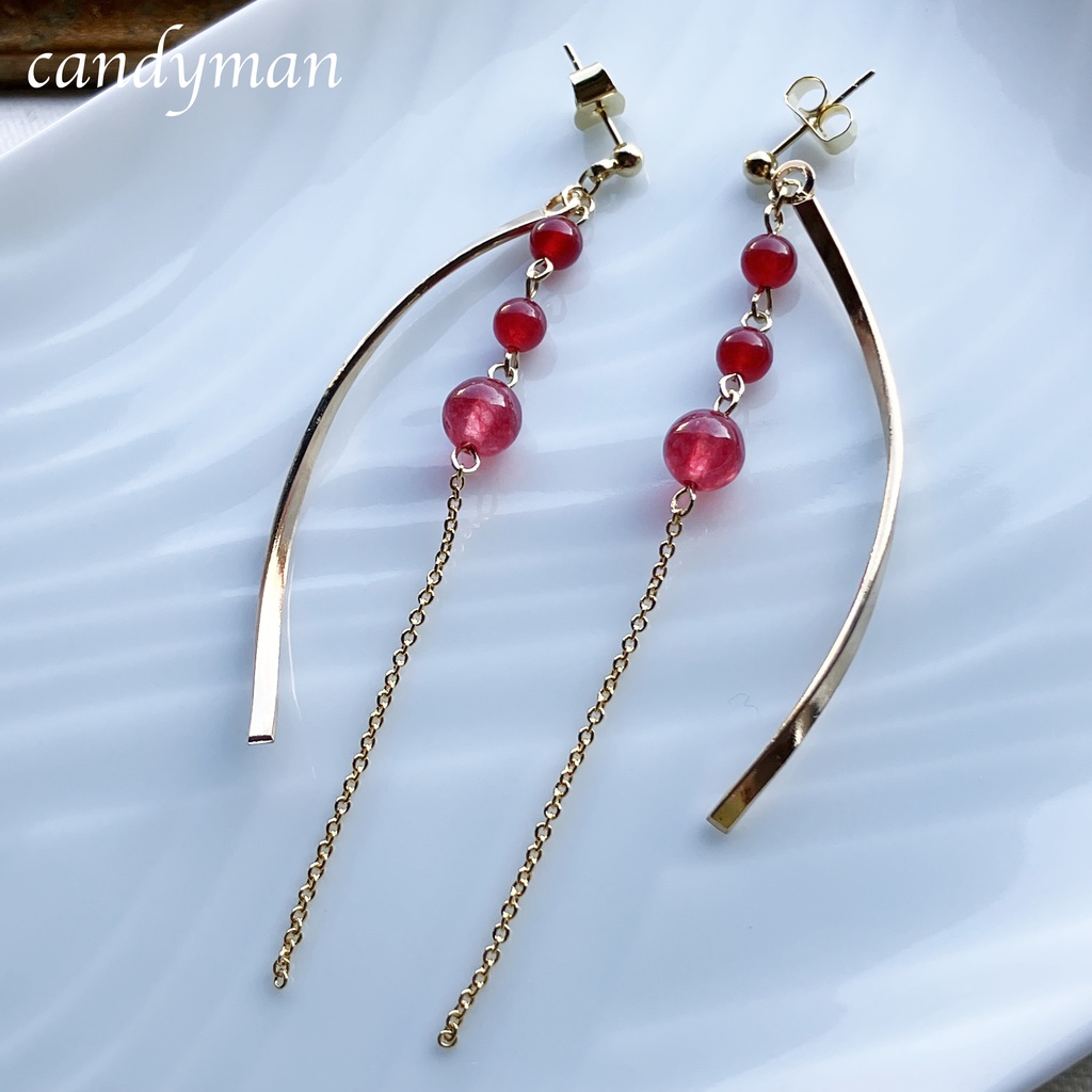 天然石レッドジェードの赤いくねくねピアス