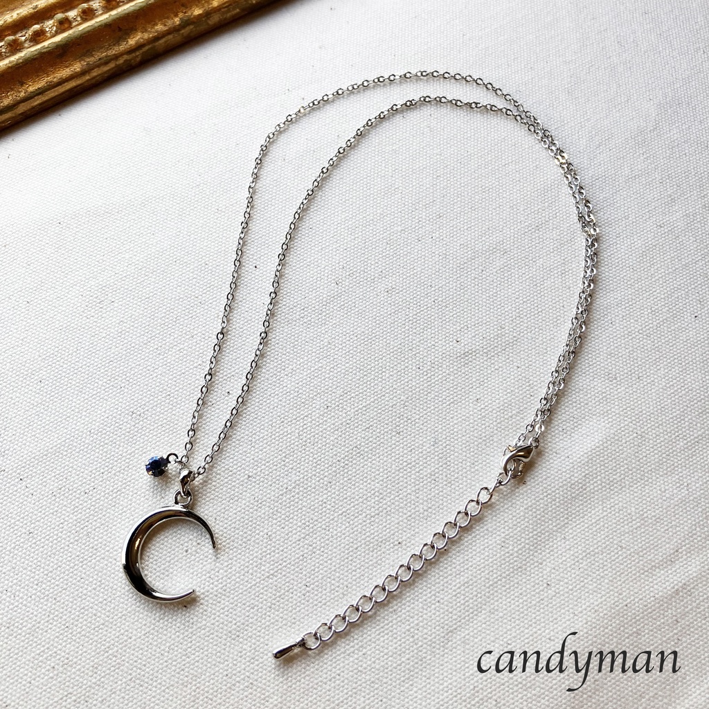 【送料込み】三日月チャームと水色のヴィンテージスワロフスキーのネックレス