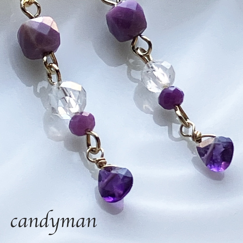 【送料込み】紫の小さい天然石が連なった可愛いイヤーカフ