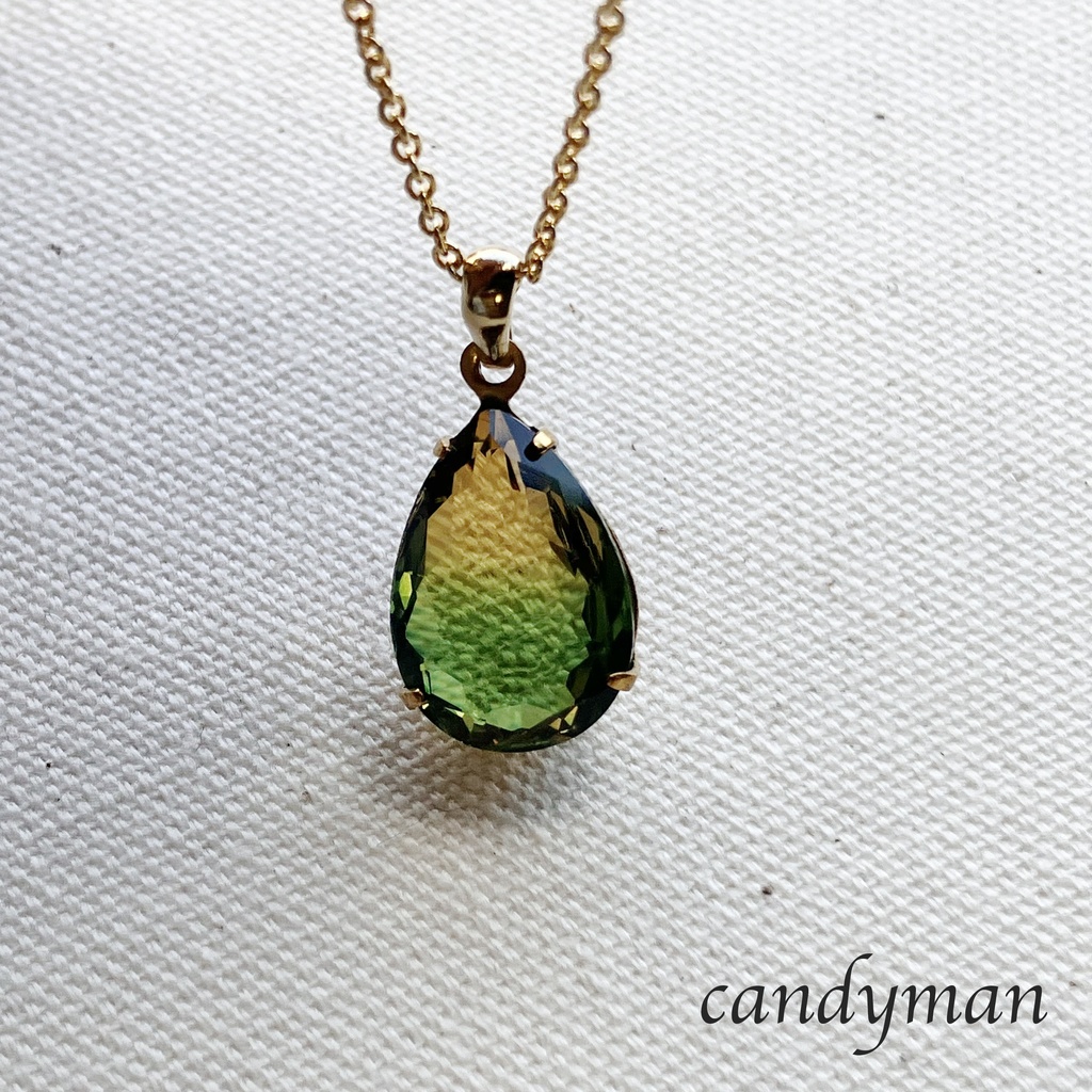 【送料込み】チャイナガラスの緑と茶色のグラデーションネックレス