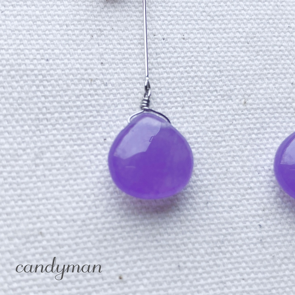 【送料込み】ラベンダージェードなどのパープル系天然石の華やかピアス