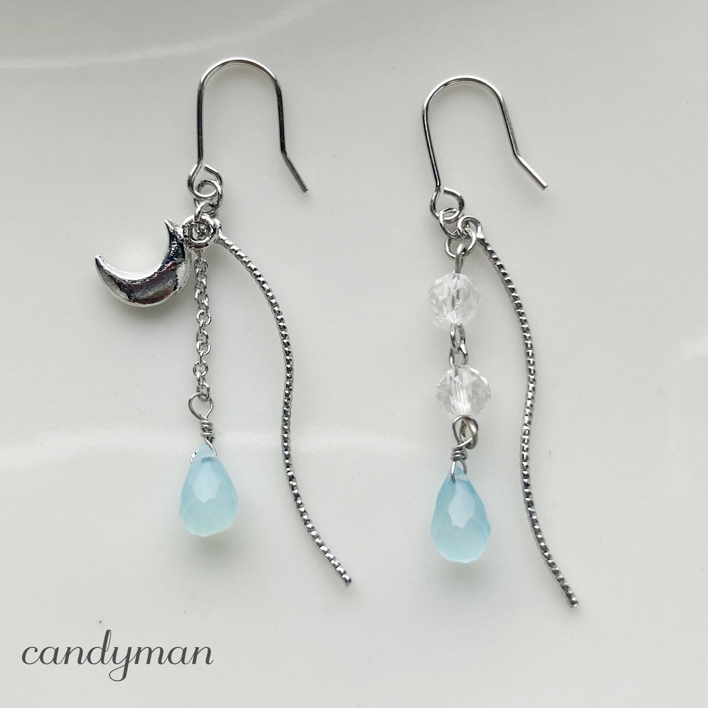 【送料込み】天然石シーブルーカルセドニーのお月様アシンメトリーピアス