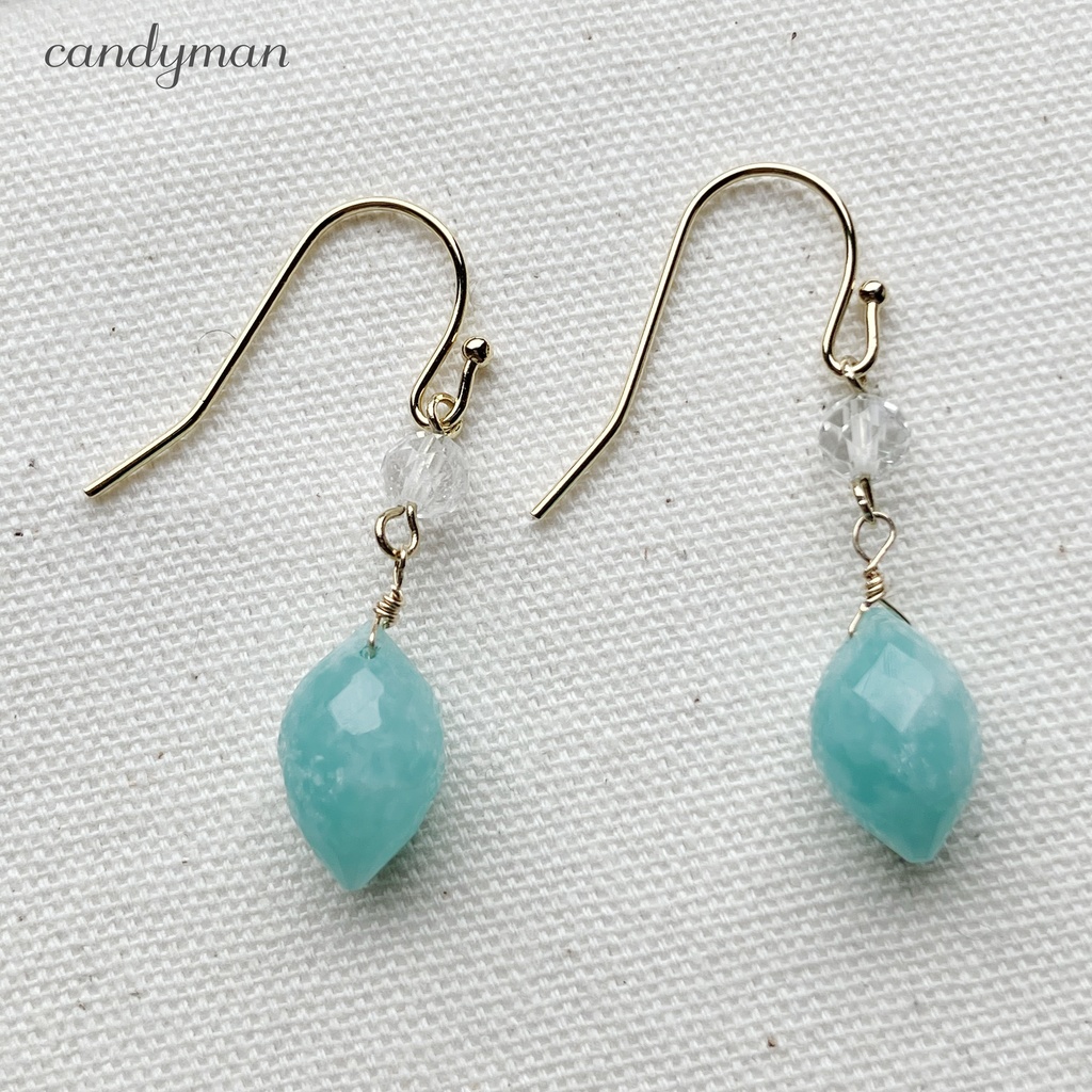 【送料込み】天然石アマゾナイトとホワイトトパーズのシンプルなピアス