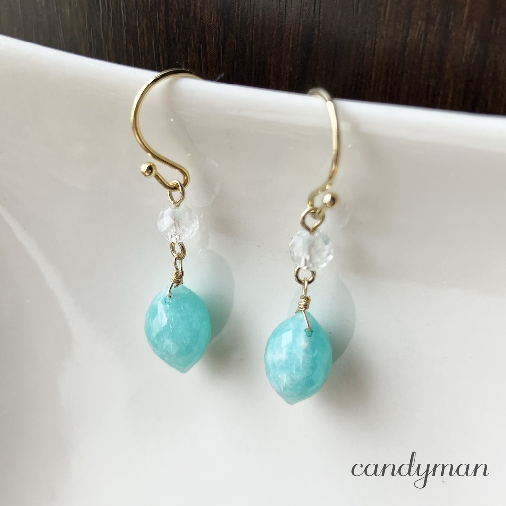 【送料込み】天然石アマゾナイトとホワイトトパーズのシンプルなピアス