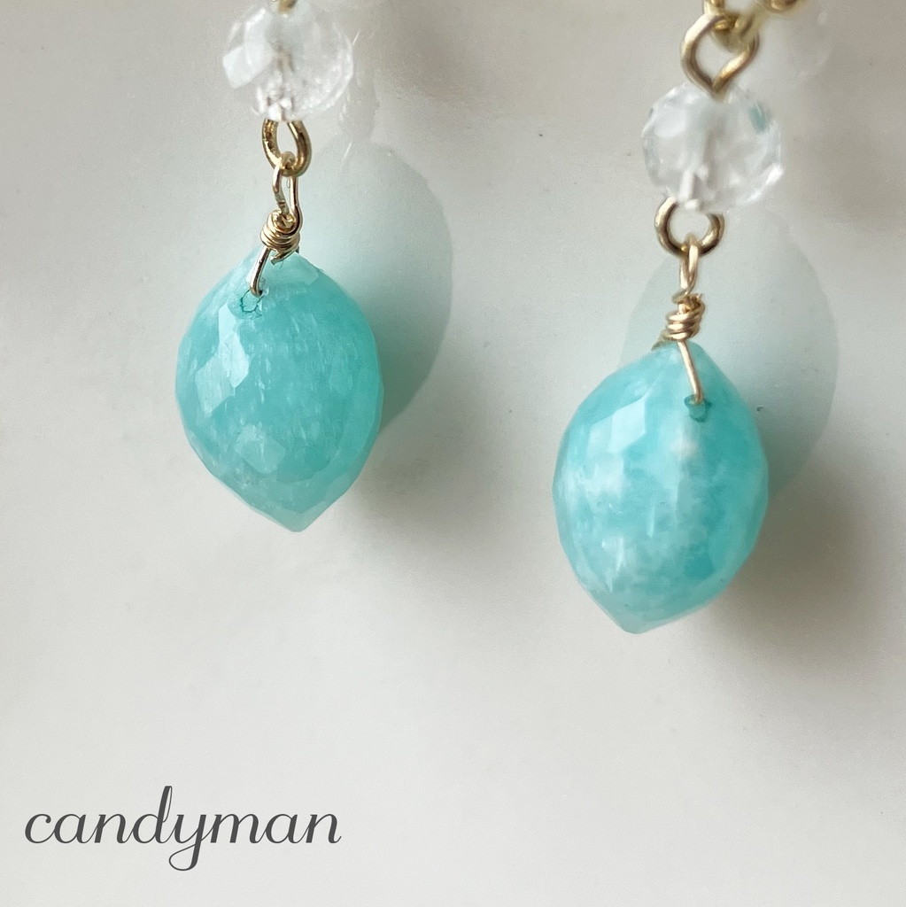 【送料込み】天然石アマゾナイトとホワイトトパーズのシンプルなピアス