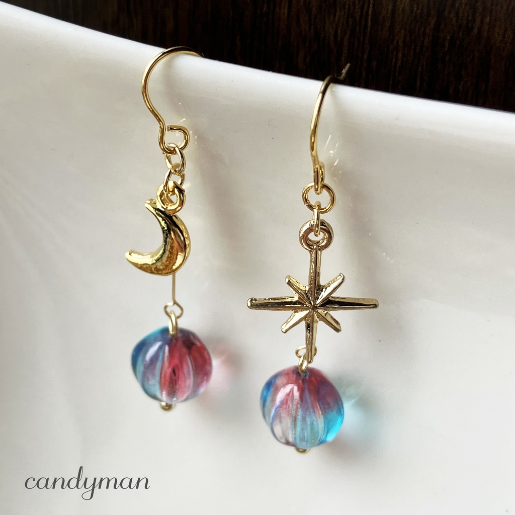【送料込み】ピンクとブルーのメロンビーズと星と月のピアス