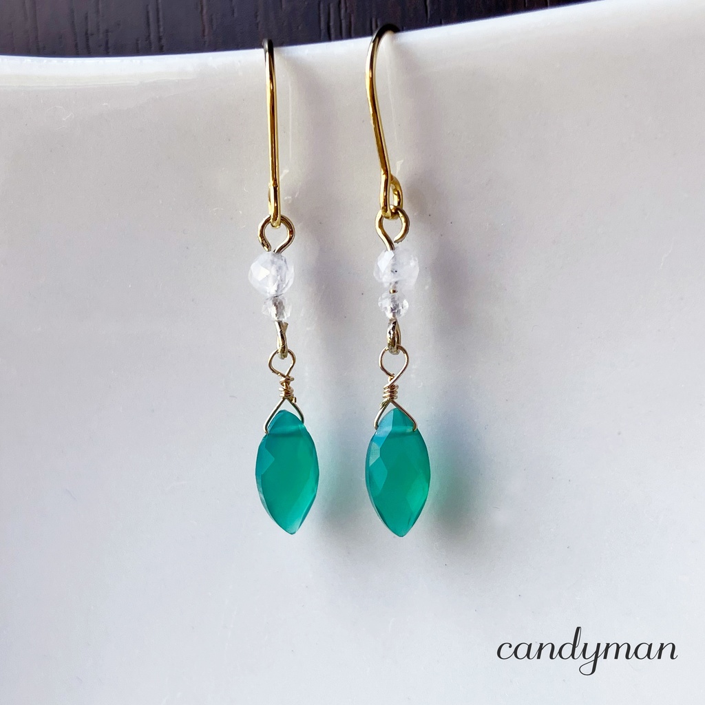 【送料込み】天然石グリーンオニキス キラキラ新緑の雫ピアス