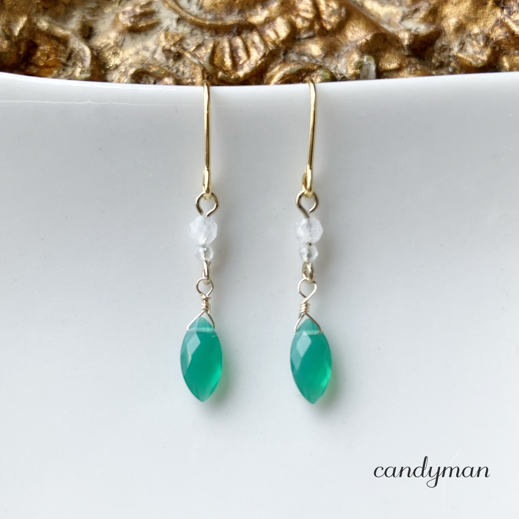 【送料込み】天然石グリーンオニキス キラキラ新緑の雫ピアス