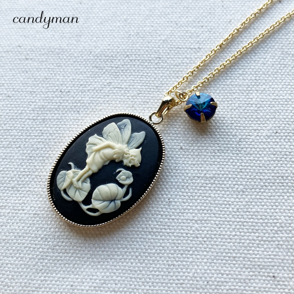 【送料込み】黒いお花の妖精カメオとバミューダブルーのヴィンテージストーンネックレス
