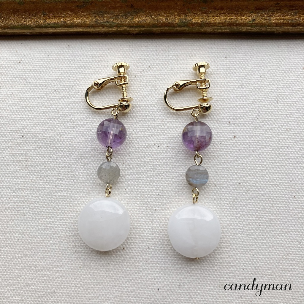 【送料込み】天然石ホワイトジェードの大人イヤリング