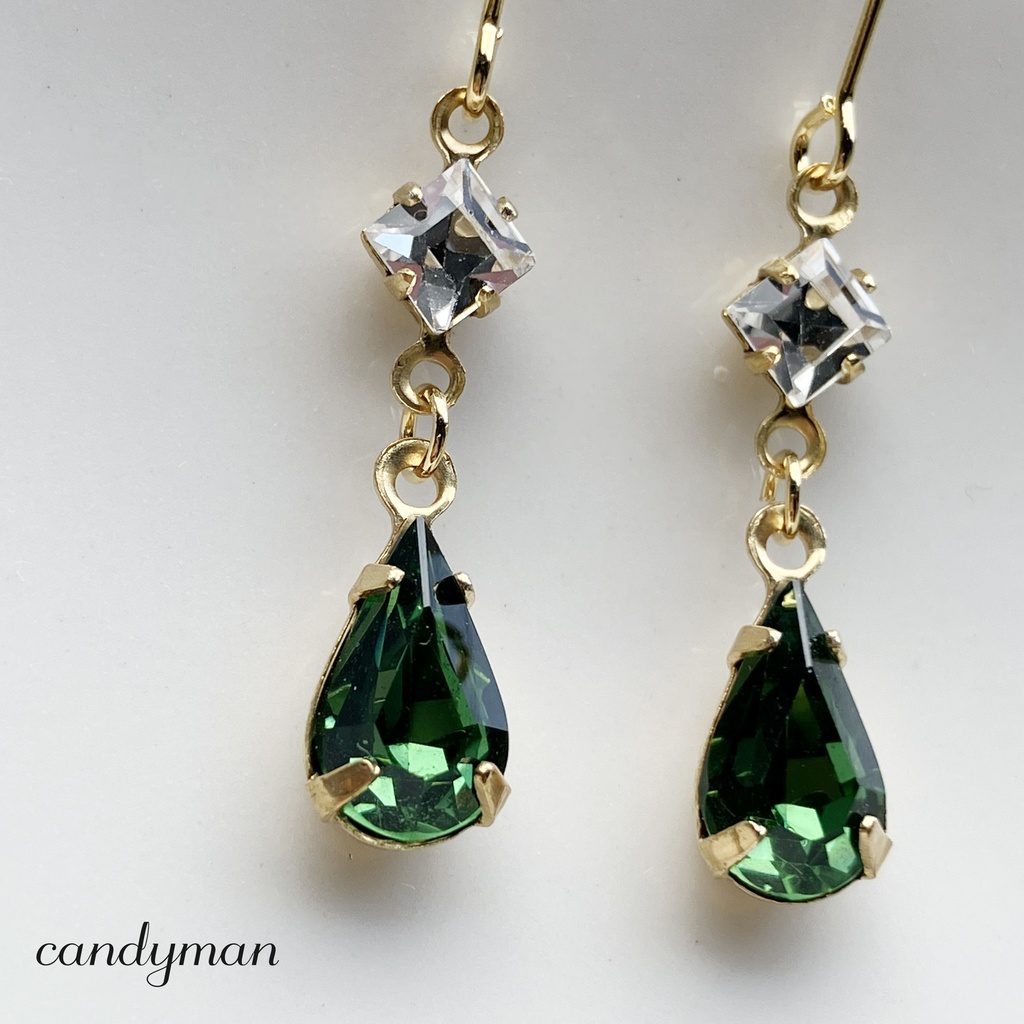 【送料込み】グリーンとクリスタルのヴィンテージ2粒キラキラピアス