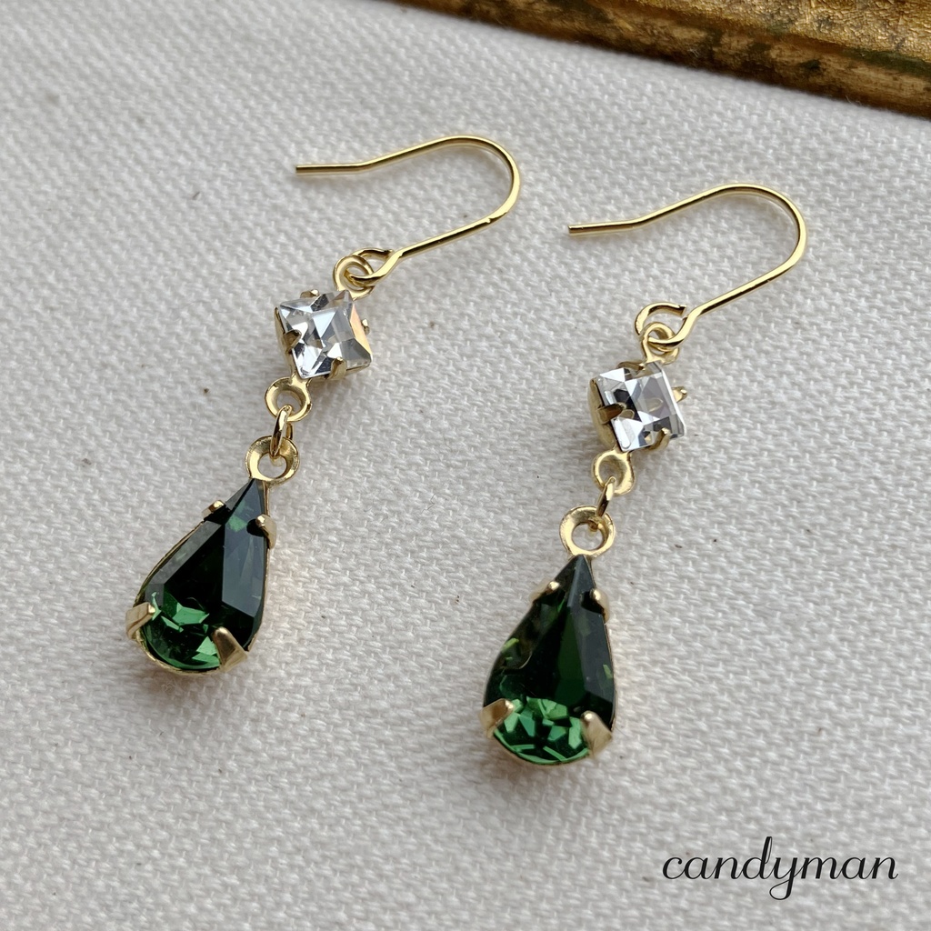 【送料込み】グリーンとクリスタルのヴィンテージ2粒キラキラピアス