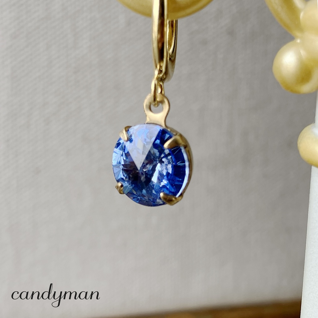 【送料込み】デッドストックライトサファイア シンプルなバネ式フープイヤリング