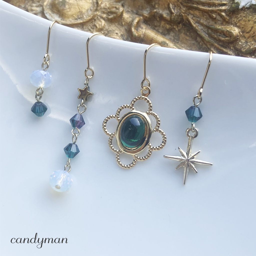 【送料込み】チェコヴィンテージ グリーンのグラスストーン・ビーズ・星の4種ピアス