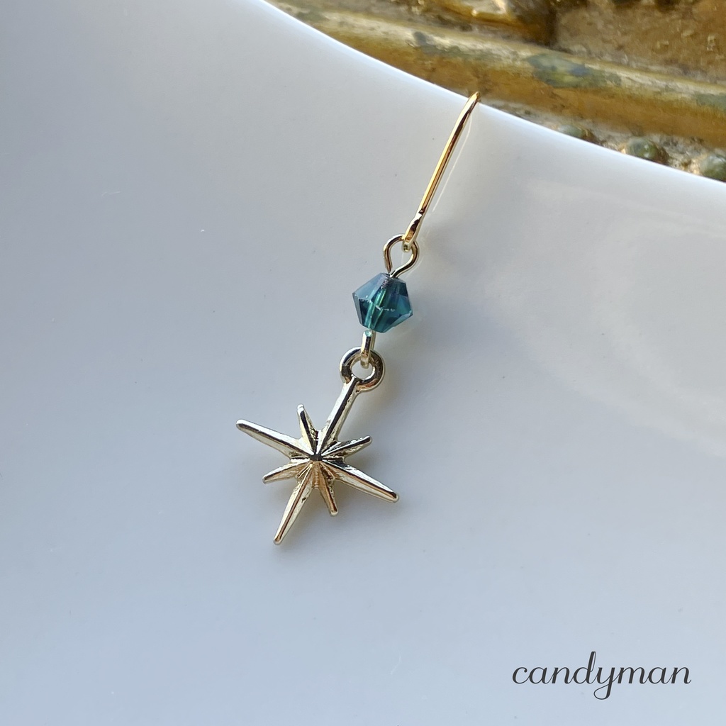 【送料込み】チェコヴィンテージ グリーンのグラスストーン・ビーズ・星の4種ピアス