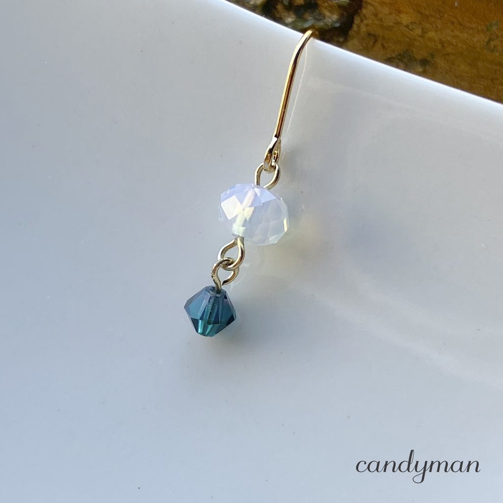 【送料込み】チェコヴィンテージ グリーンのグラスストーン・ビーズ・星の4種ピアス