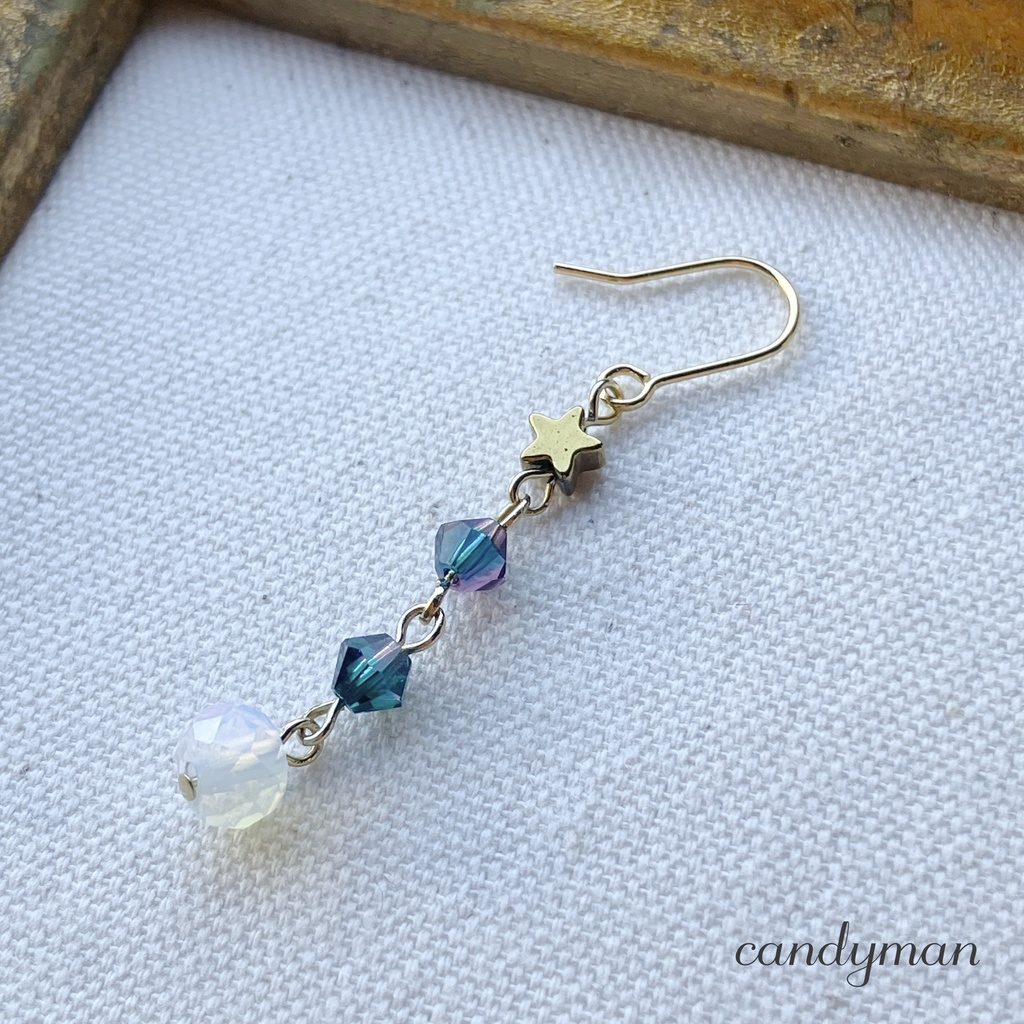 【送料込み】チェコヴィンテージ グリーンのグラスストーン・ビーズ・星の4種ピアス