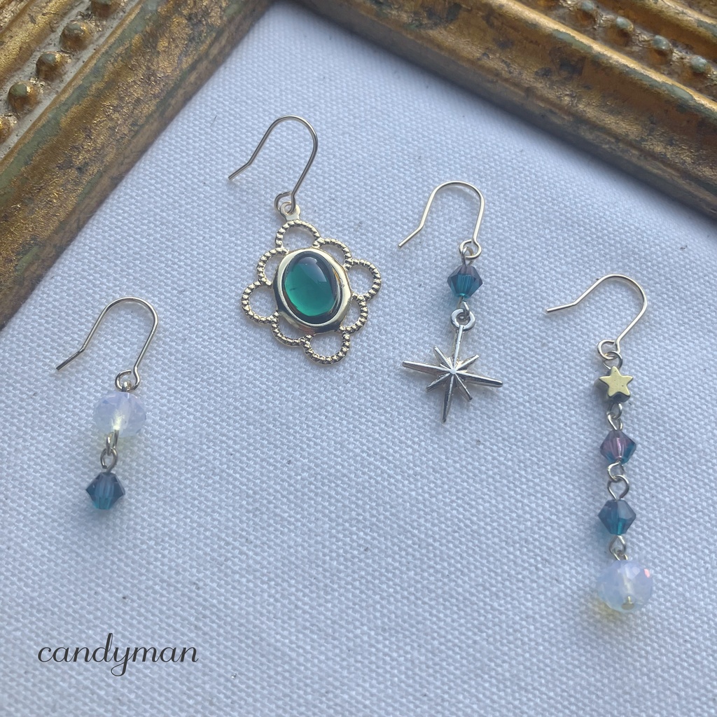 【送料込み】チェコヴィンテージ グリーンのグラスストーン・ビーズ・星の4種ピアス