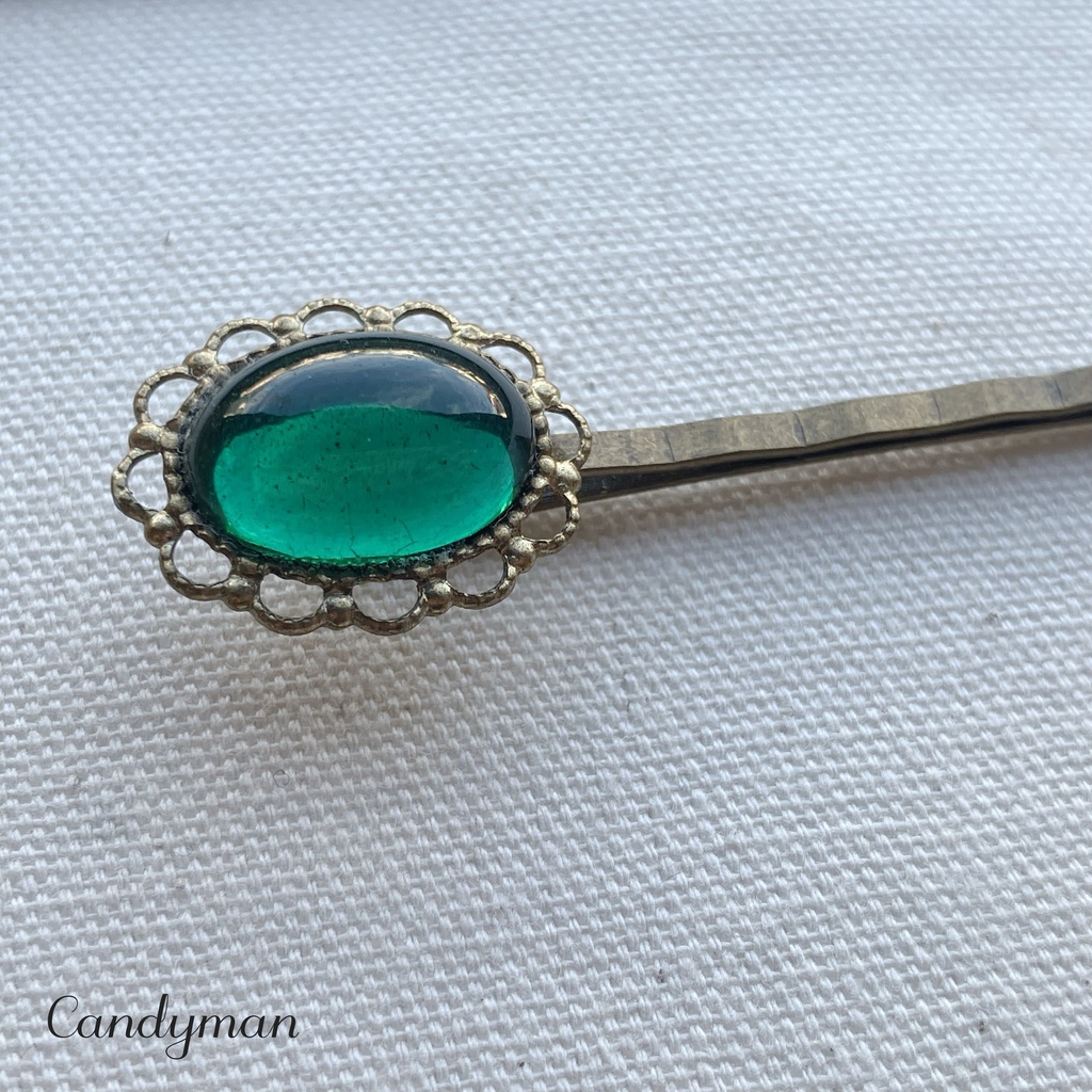 【送料込み】ヴィンテージ エメラルドのお花のヘアピン