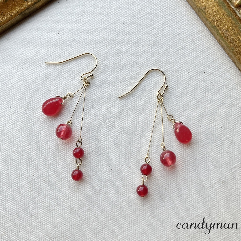 【送料込み】天然石レッドジェードの真紅のピアス