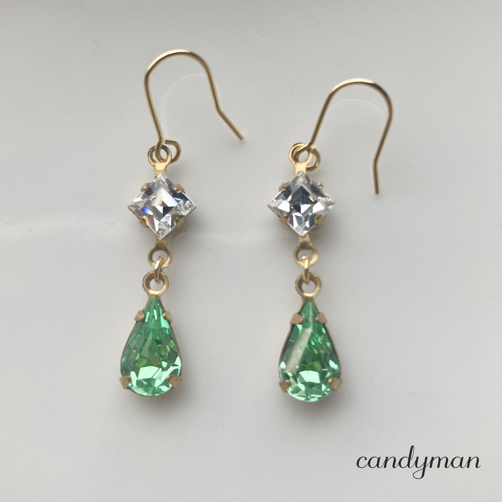 『新春セール10%OFF』【送料込み】ペリドットとクリスタルのヴィンテージ2粒キラキラピアス