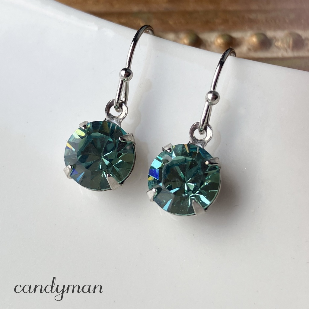 【送料込み】デッドストックのエリナイト・グリーン系キラキラピアス