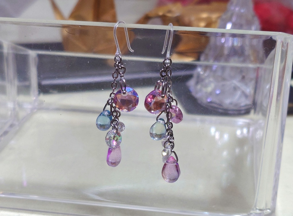 ドロップビーズのピアス(DDFFティナイメージ)