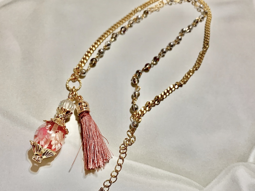 タッセル取り外し可能★香水瓶モチーフネックレス★