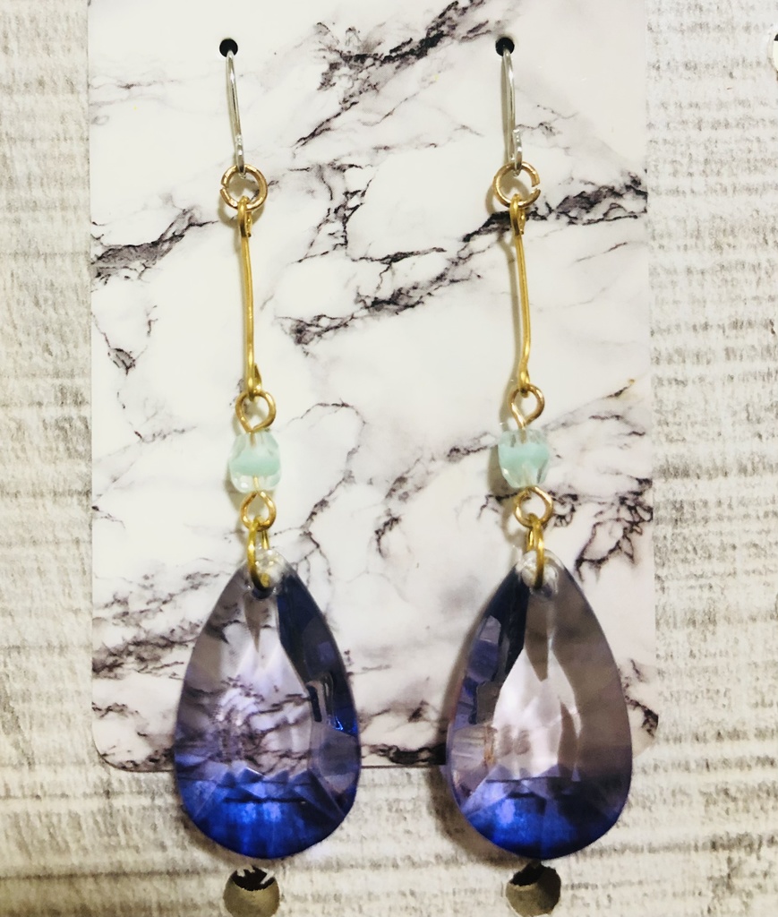 オクタヴィネルモチーフ ピアス