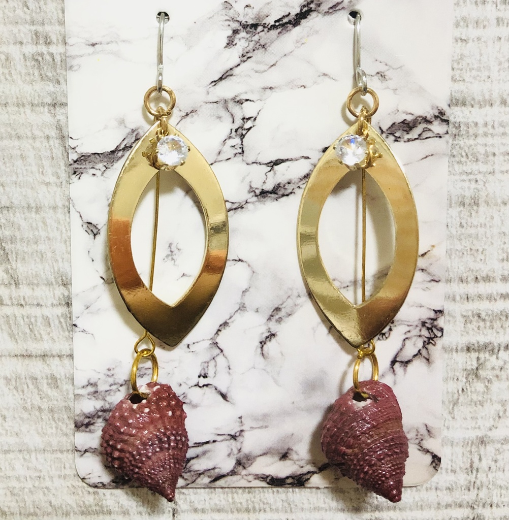 アズール・アーシェングロットモチーフ ピアス