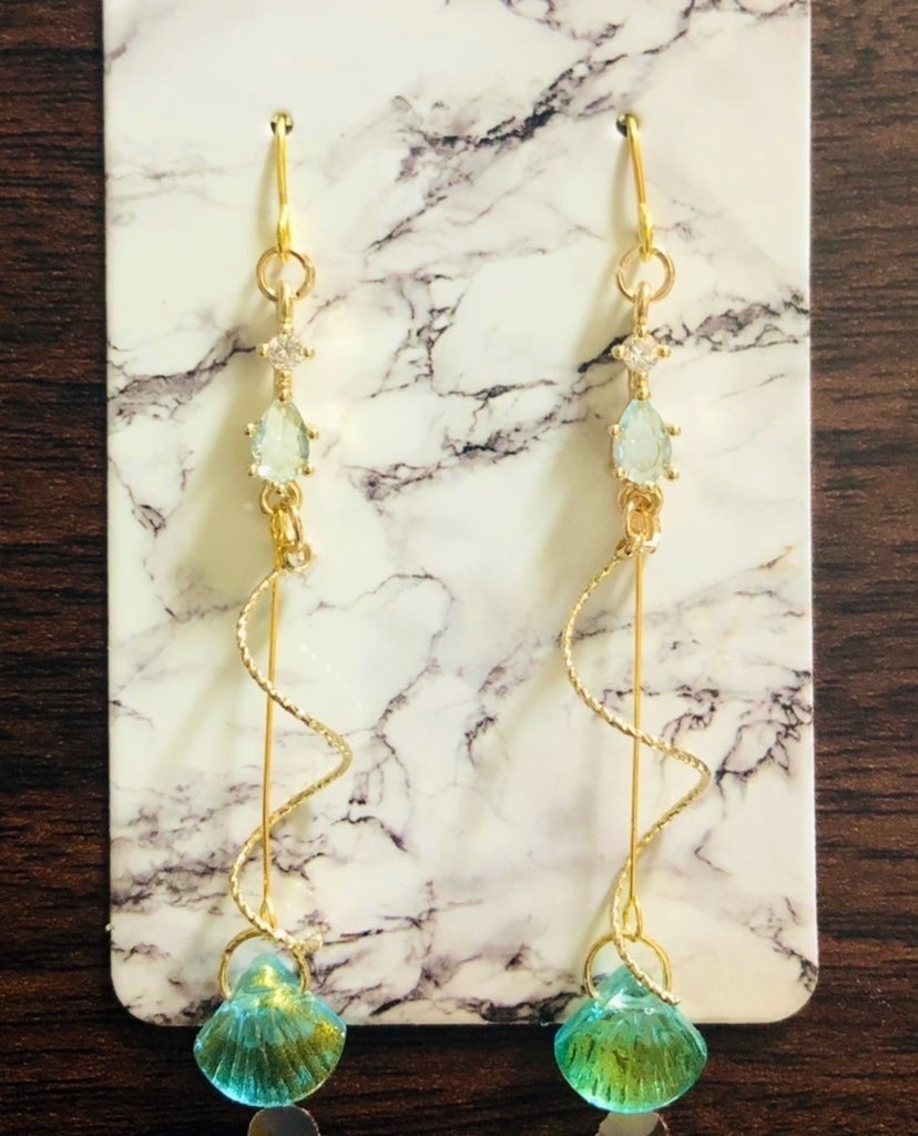 リーチモチーフ ピアス