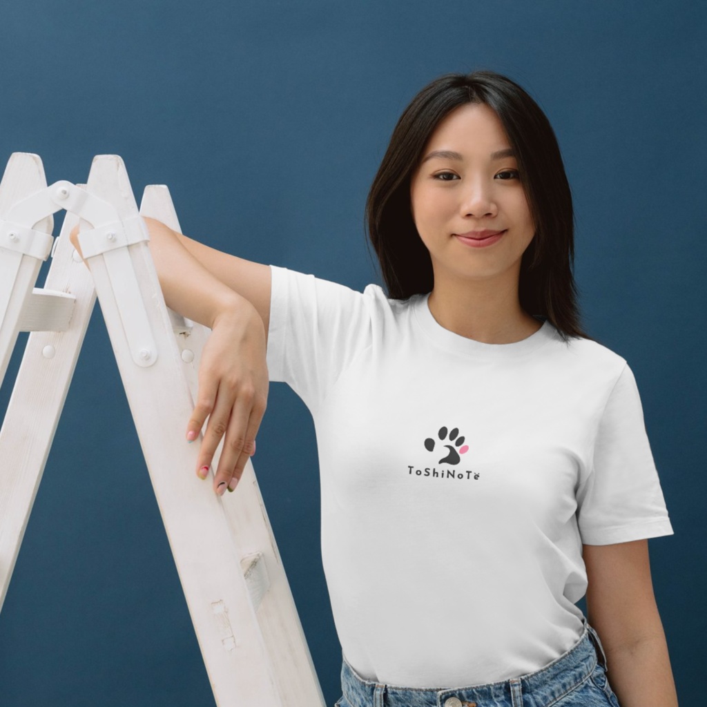 心にトシノテ ホワイト Tシャツ