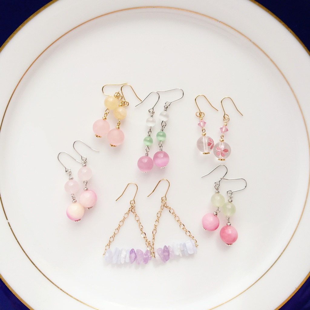 天然石の揺れる春色ピアス