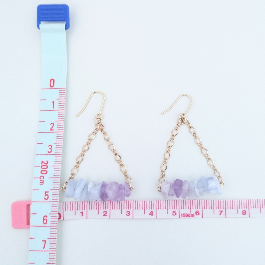 天然石の揺れる春色ピアス