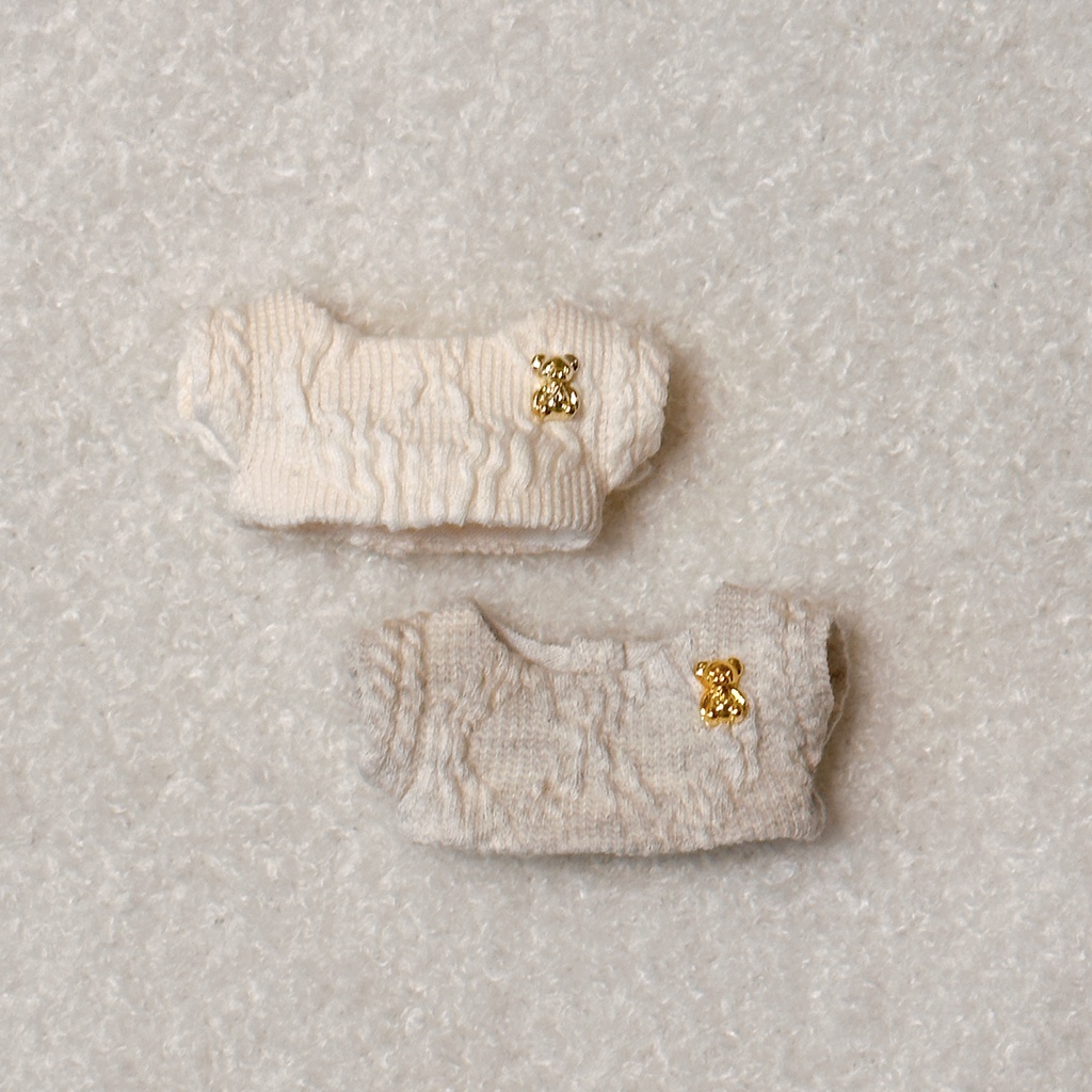 くまチェックシャツ、くまニット、かごポシェット