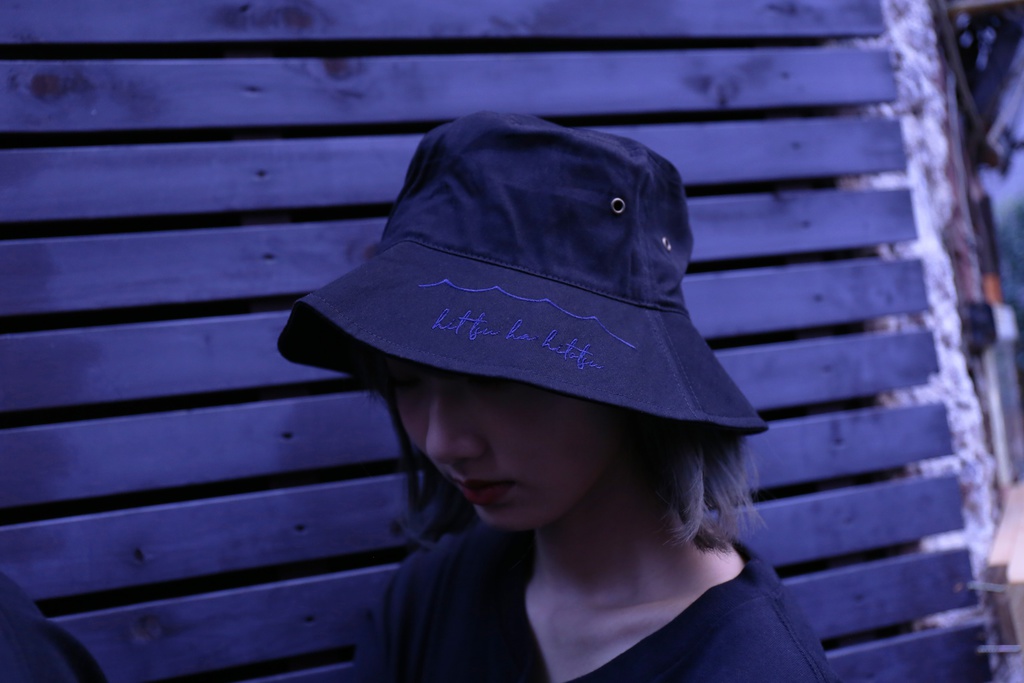 【hitotsu ha hitotsu】hat