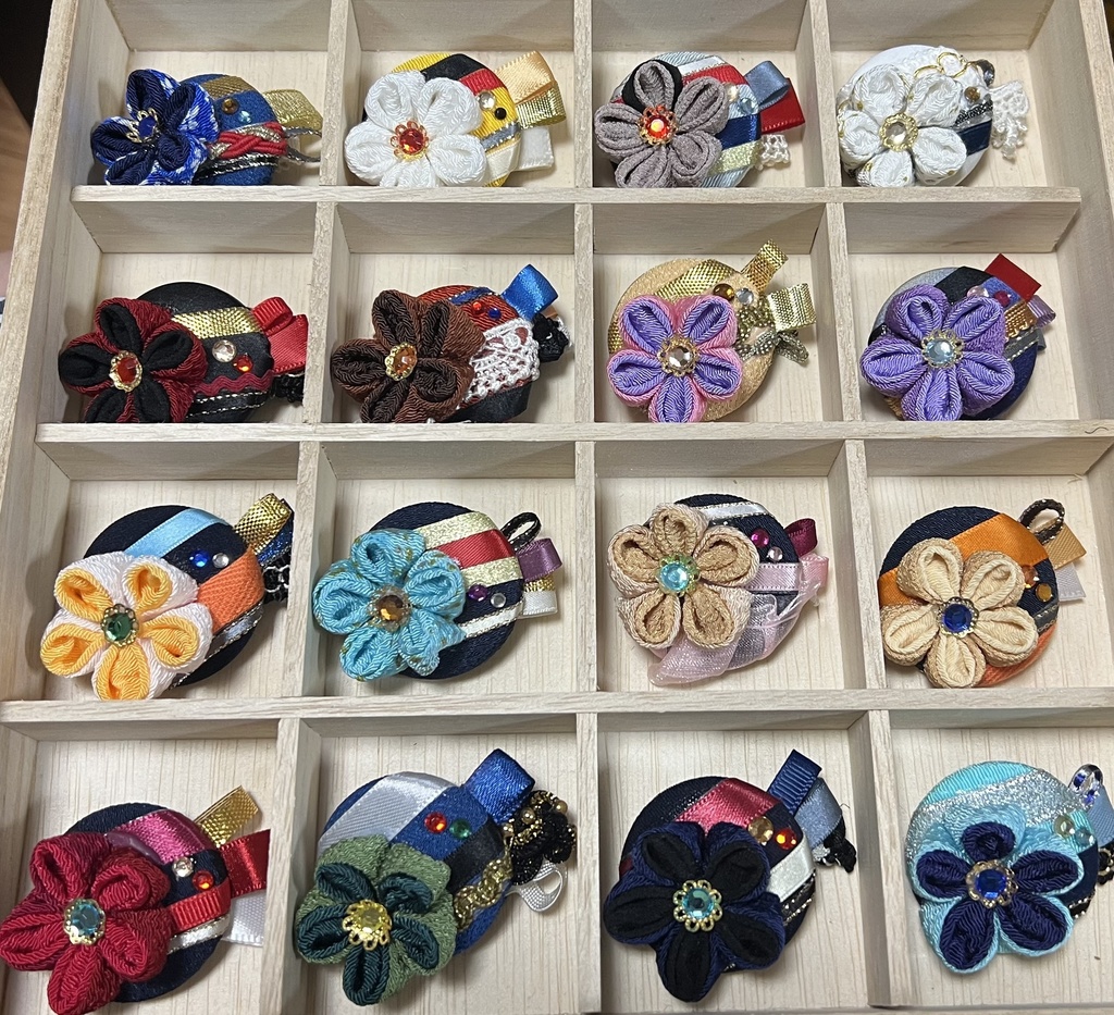 刀剣男士イメージまん丸つまみ細工ブローチ