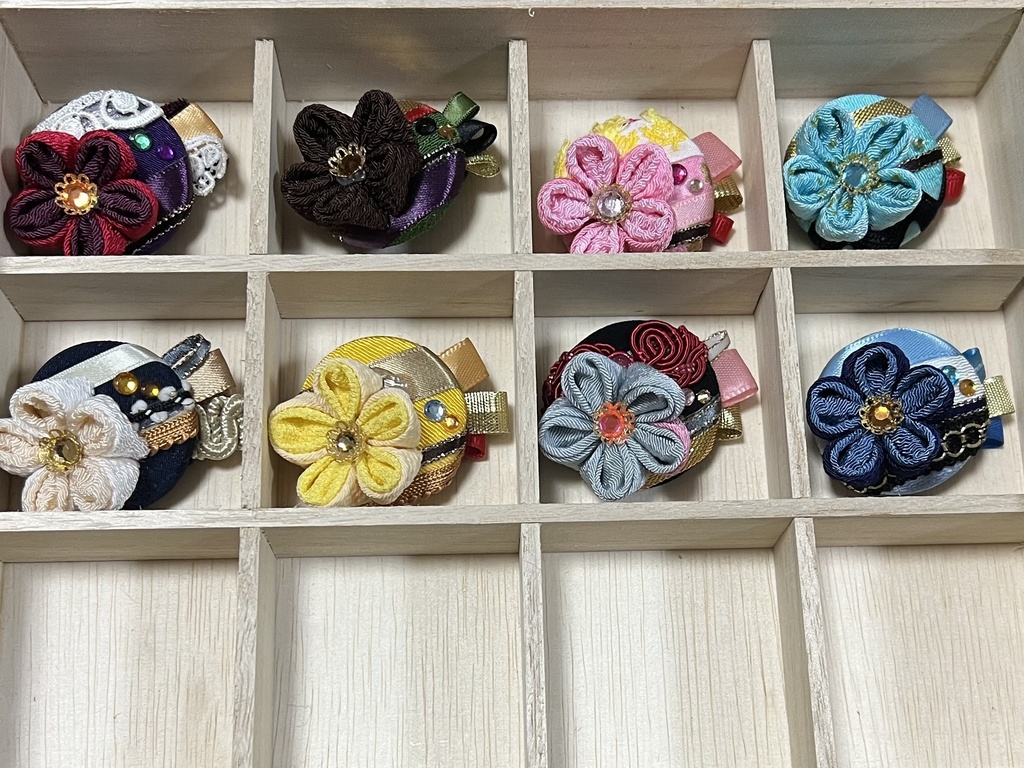 刀剣男士イメージまん丸つまみ細工ブローチ