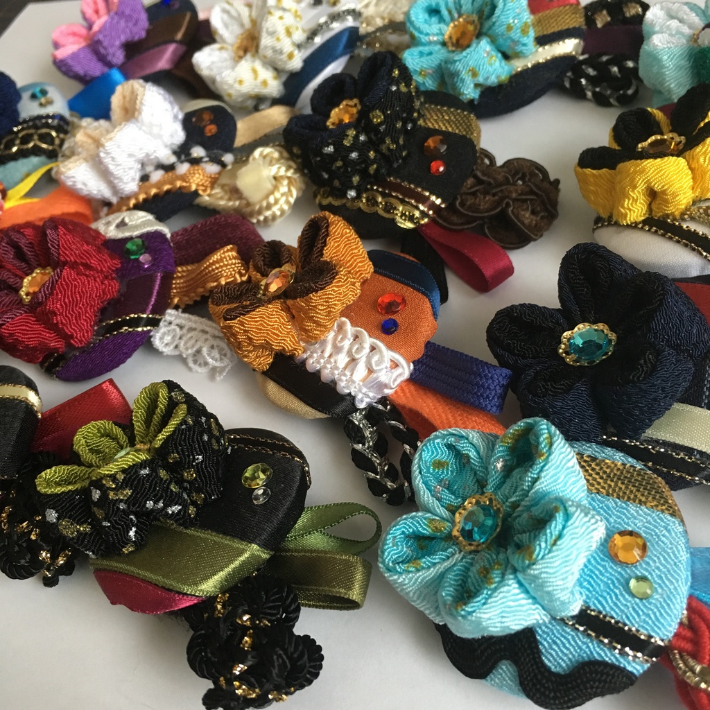 刀剣男士イメージまん丸つまみ細工ブローチ