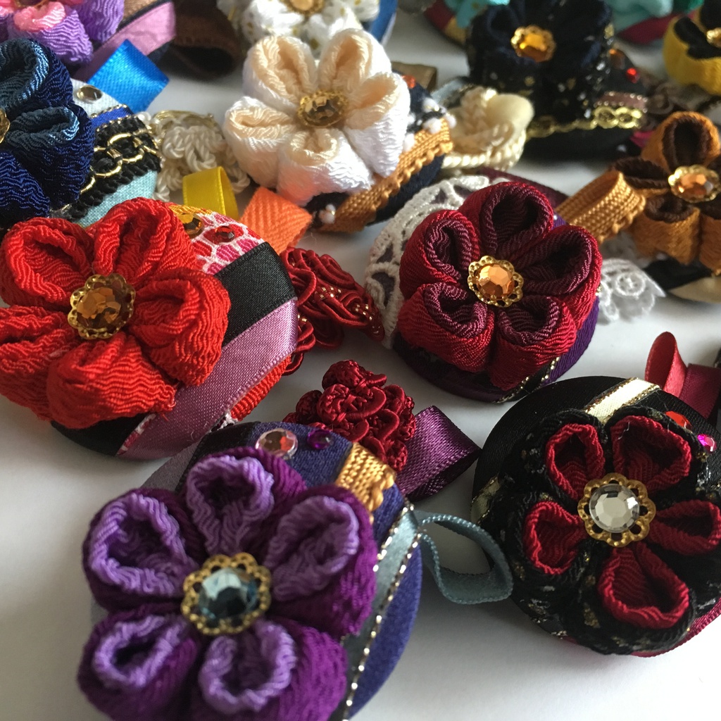 刀剣男士イメージまん丸つまみ細工ブローチ