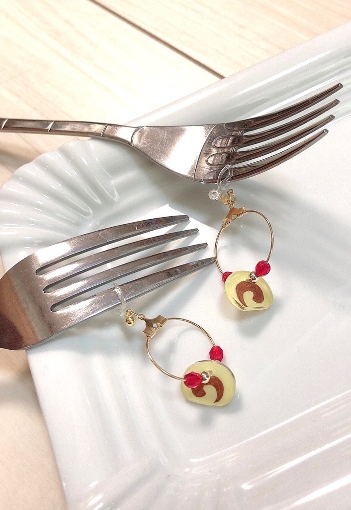 タルトのフープイヤリング