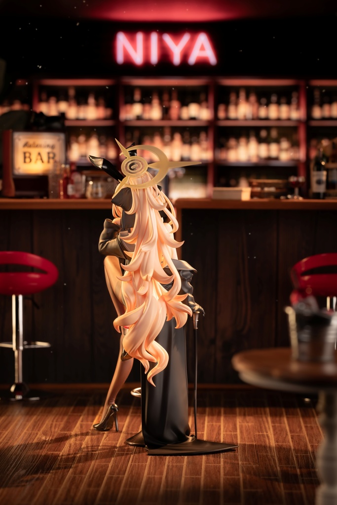 ブルーアーカイブ ニヤニヤ教授 バニーガールver. 未塗装未組み立てガレージキット