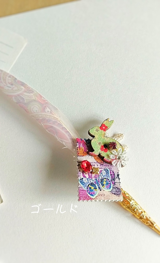 兎の羽根ペン ブローチ ピンブローチ (カラー2種類)