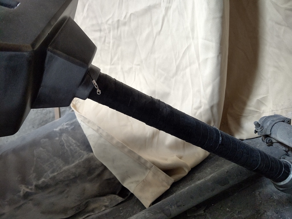 全長2.4m超巨大!大剣 (黒銀,銘有)